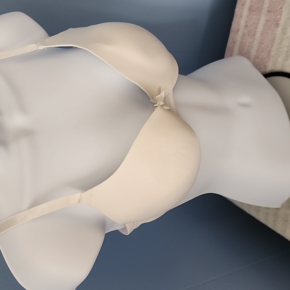 White pushup undewire bra Body Cuerpo